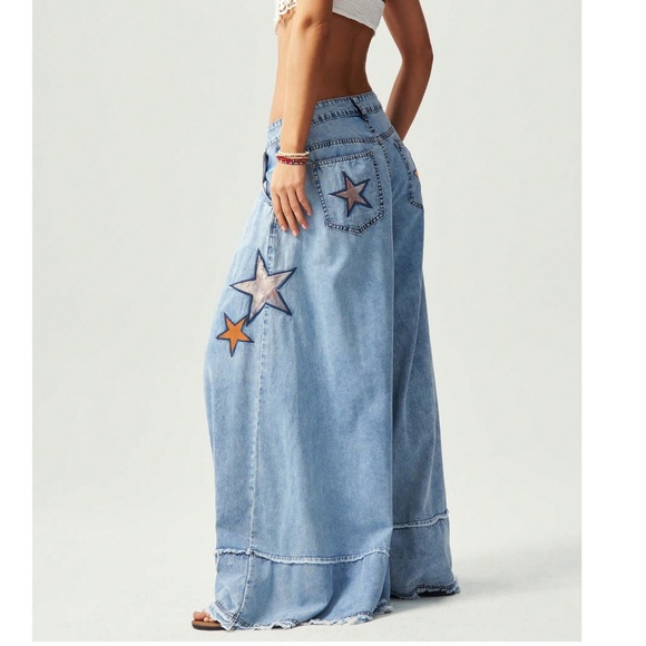 Light Wash Star Patch Wide leg Frayed Detail Denim Jean pants - Picture 4 of 7